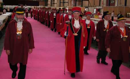 tripi�re d'or d�fil� 